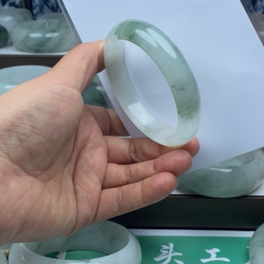 石英质玉（金丝玉）未镶嵌手镯