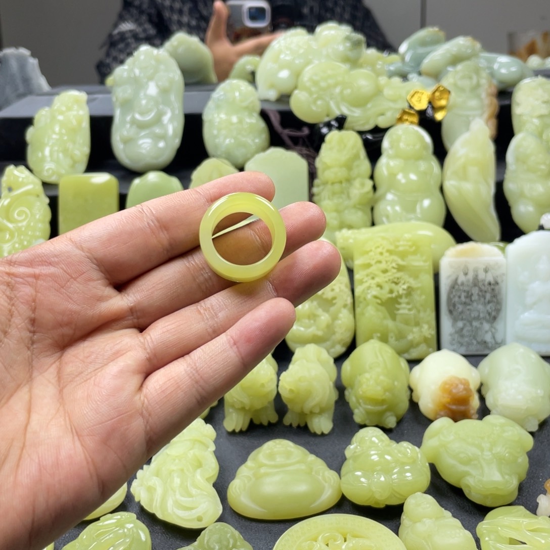 和田玉（黄玉）未镶嵌颈饰