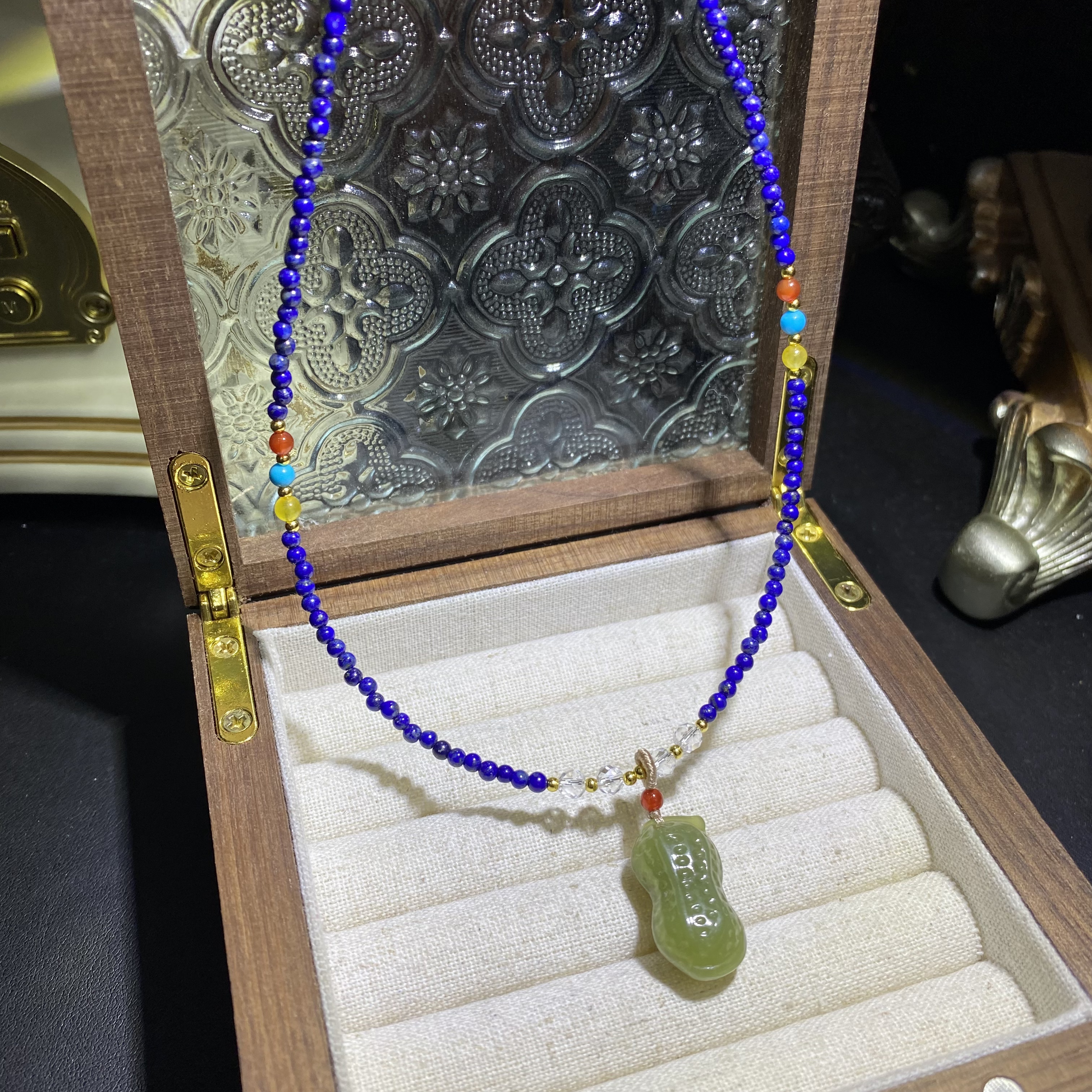 B650-天然阿富汗青金石搭配和田玉花生吊坠项链-多样性发其一