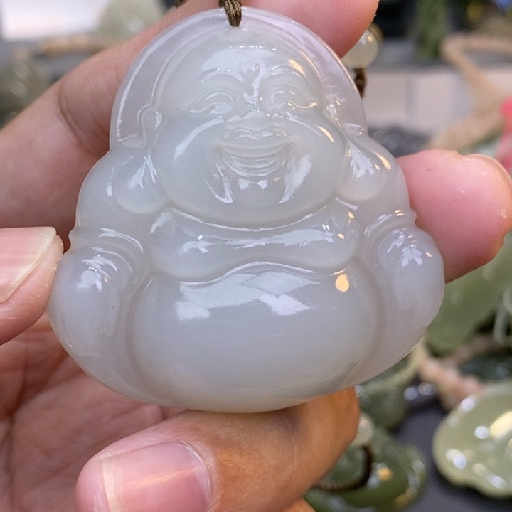 幸***人和田玉未镶嵌颈饰