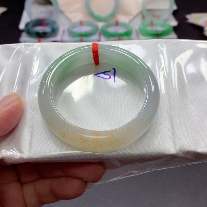 翡翠手镯未镶嵌51圈口