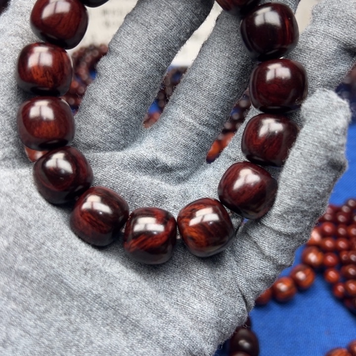 m***o花梨木类红降1516老型黑肉满油单圈（瑕疵）