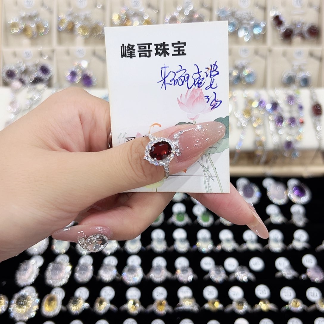 来***汤银S925镶嵌蛇纹石玉手链