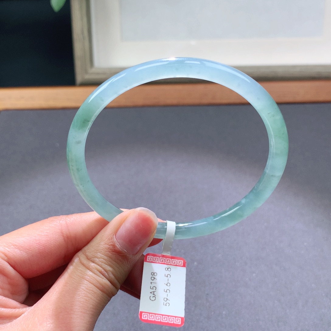 翡翠手镯未镶嵌天然翡翠手镯叮当镯