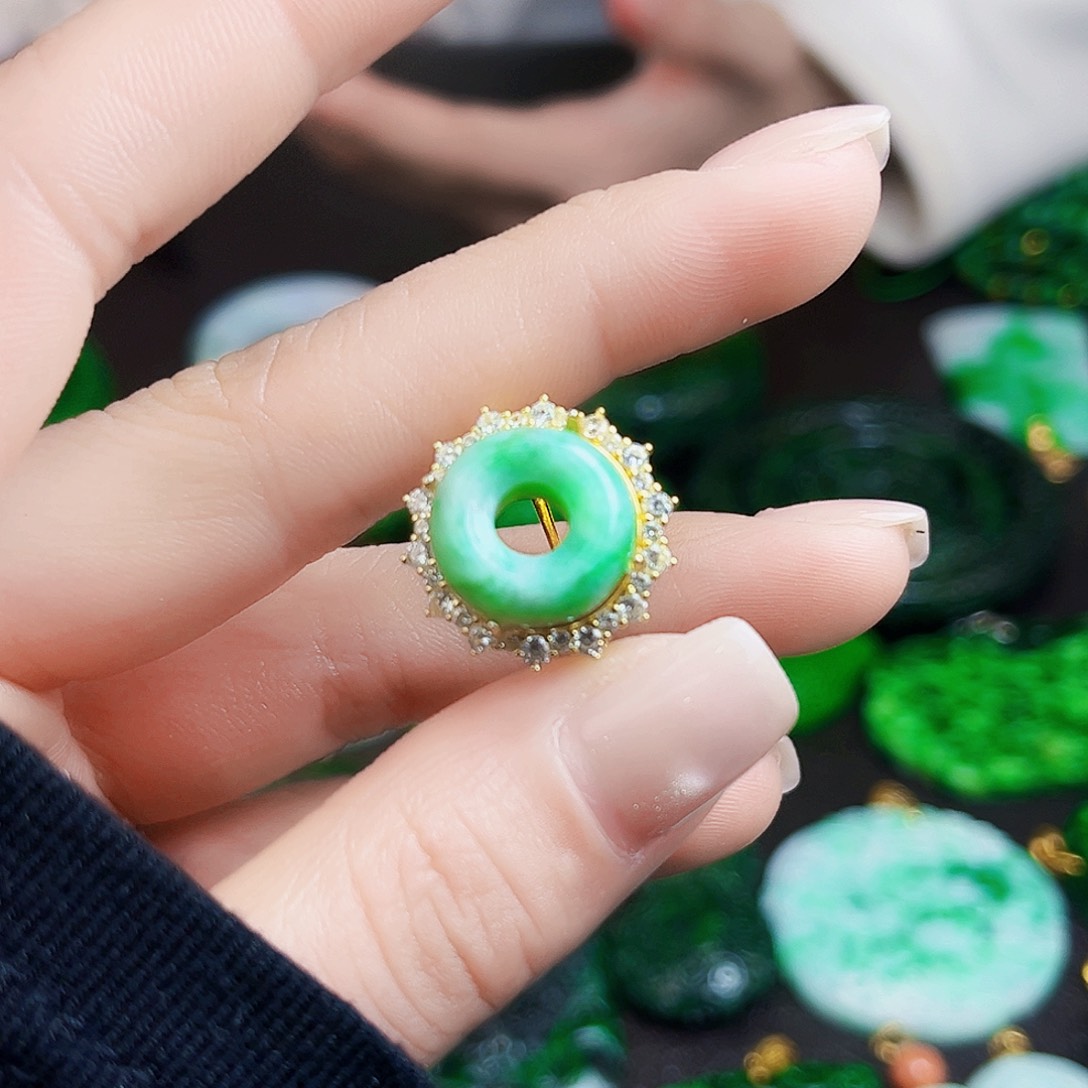 颈饰银S925镶嵌翡翠多样性