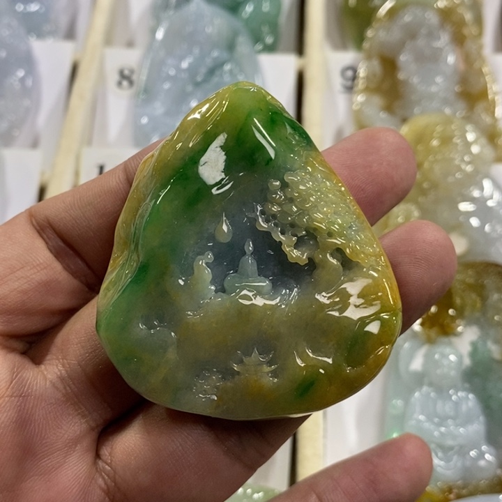 颈饰未镶嵌翡翠悟出