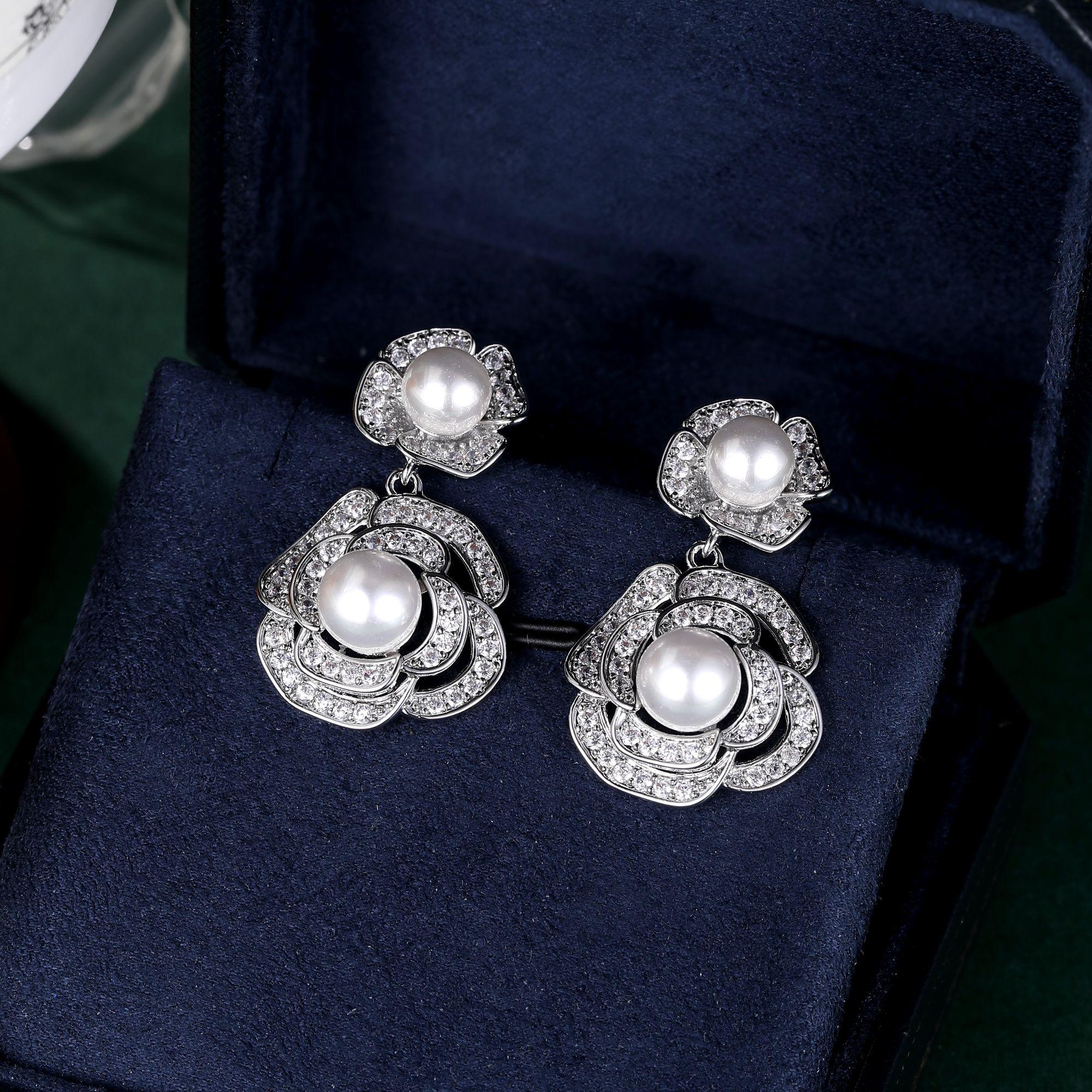 铜合金仿珍珠耳饰 法式气质轻奢山茶花耳环时尚百搭小香精致耳钉