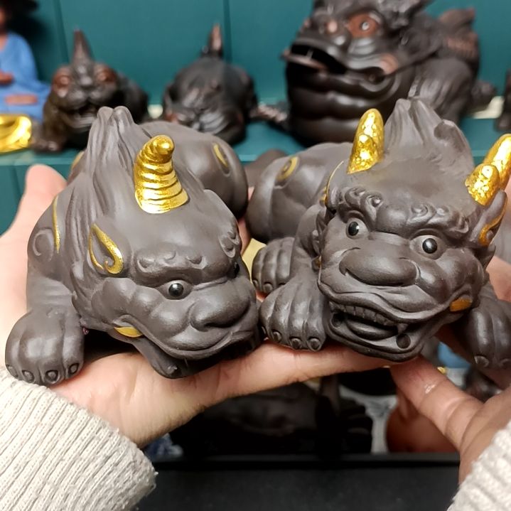 茶宠紫砂描金貔貅茶宠摆件