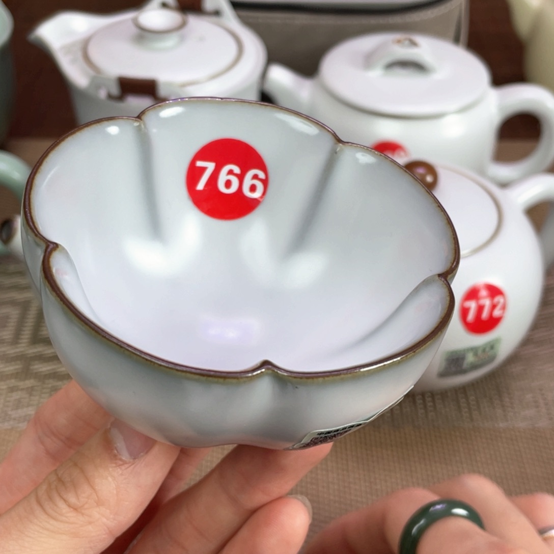 瓷片。。。。。。。。。。。。。。。。