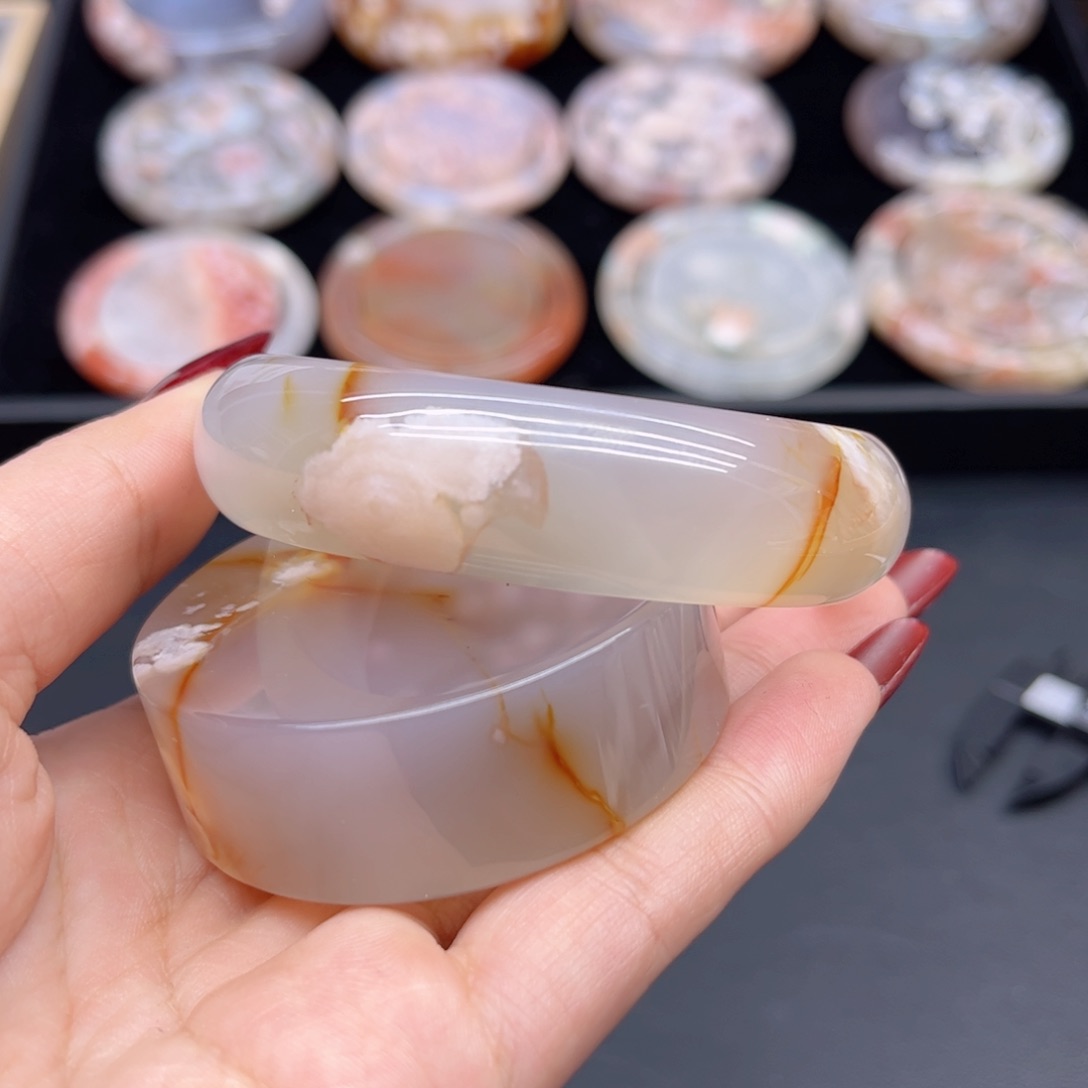 玛瑙/玉髓手镯未镶嵌57