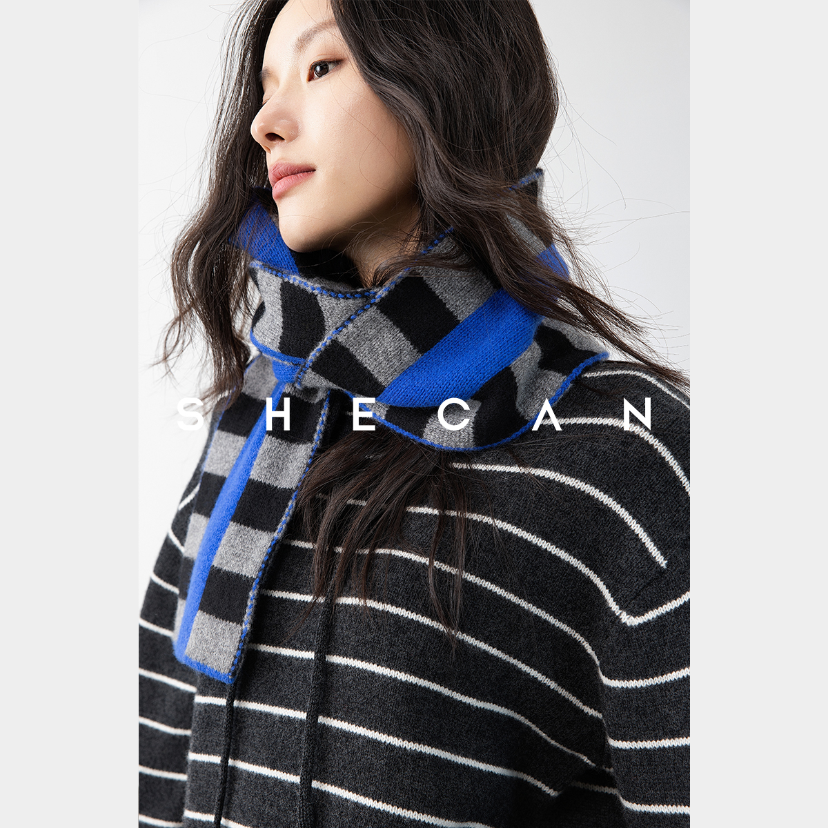 SHECAN【乐高】圣诞风蓝色条纹拼接羊毛保暖围巾秋冬百搭披肩5DC064