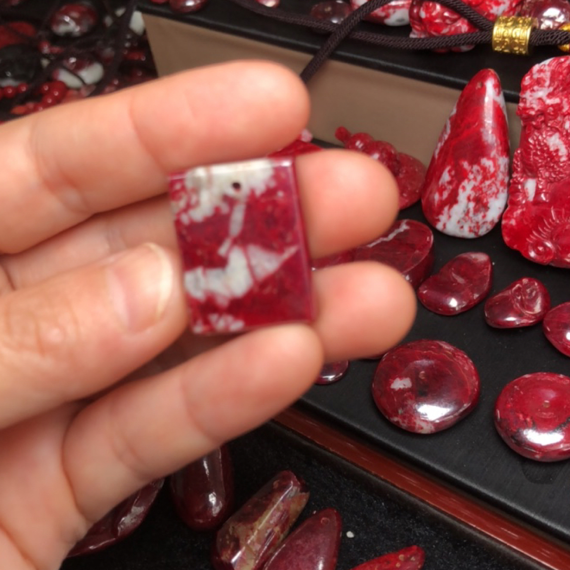 天然辰砂朱砂原矿无事牌吊坠饰品