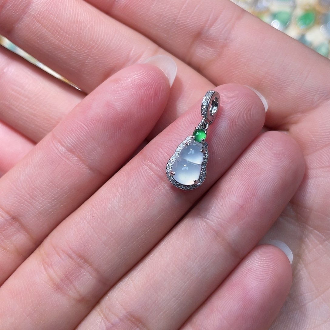 翡翠吊坠(不含链)18K金镶嵌