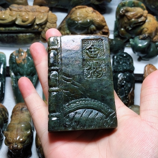 岫岩河磨玉（透闪石质玉）把件未镶嵌