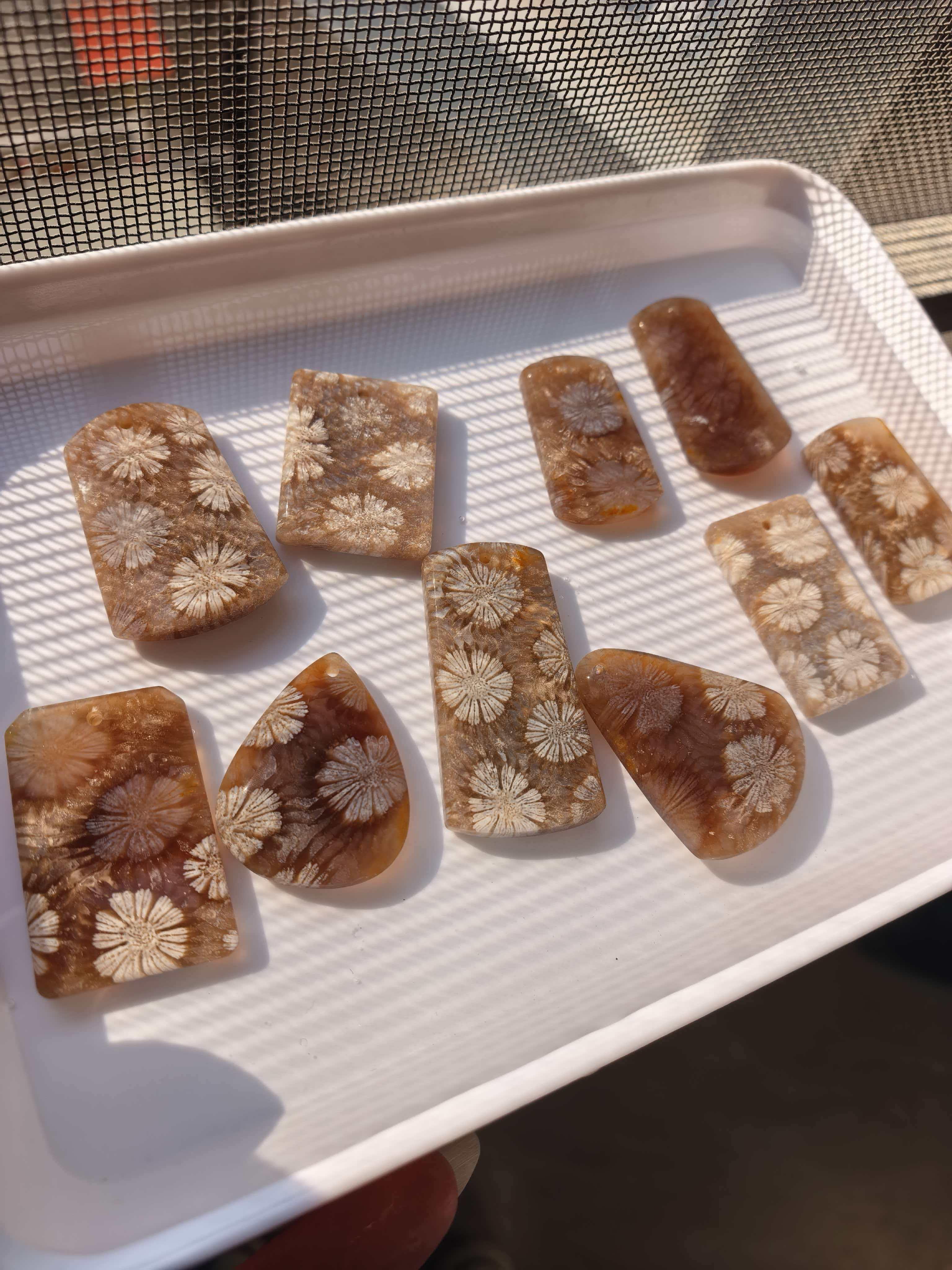 可儿珊瑚玉印尼黑冰精品高冰透大花无事牌直播间挑选