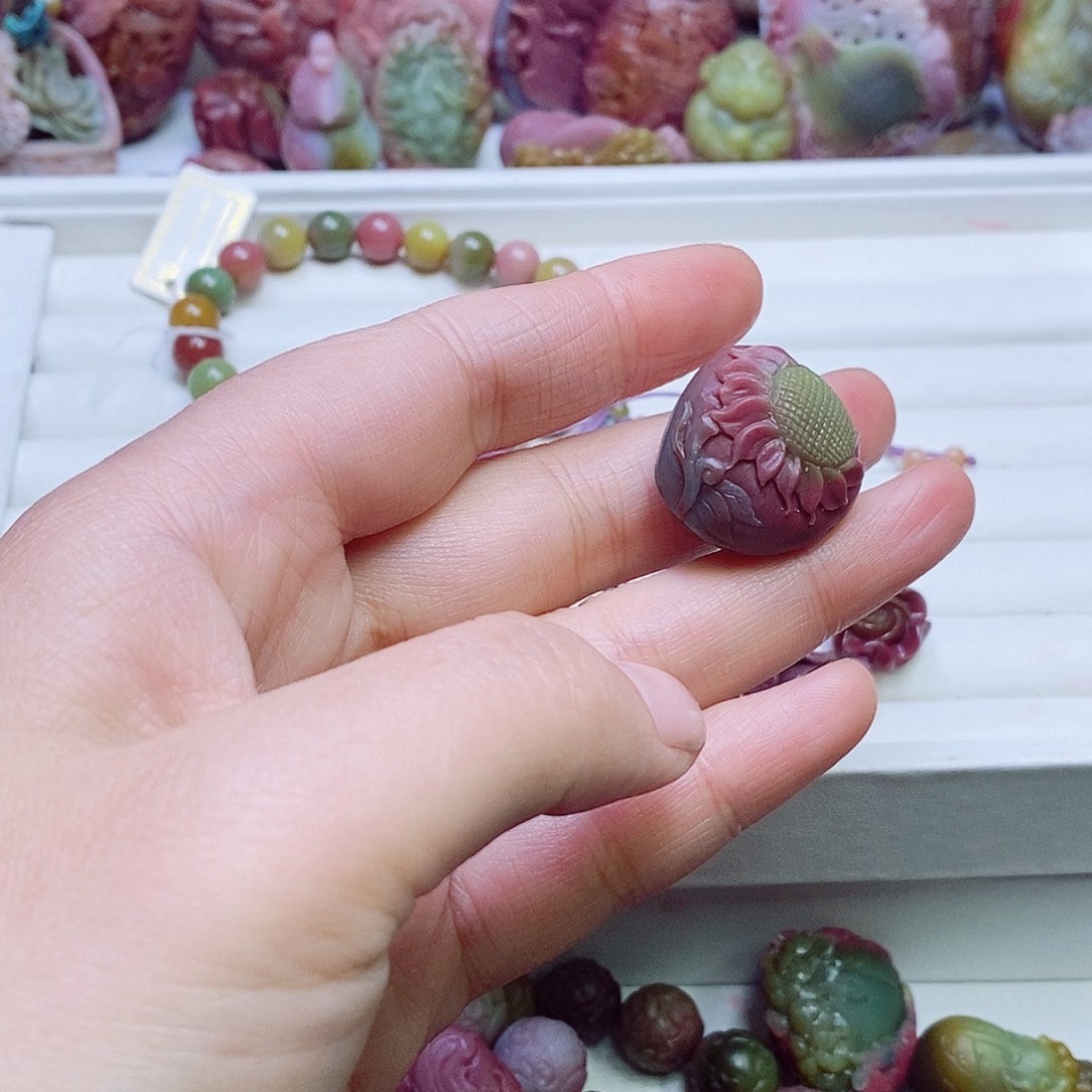 玛瑙/玉髓盐源玛瑙吊坠未镶嵌