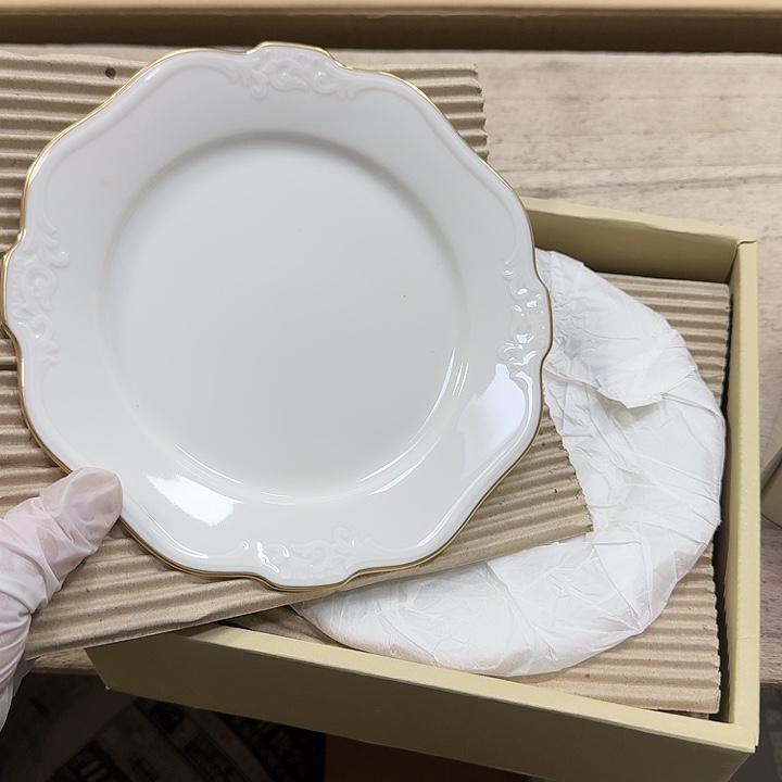 瓷片五个哈哈哈哈哈哈