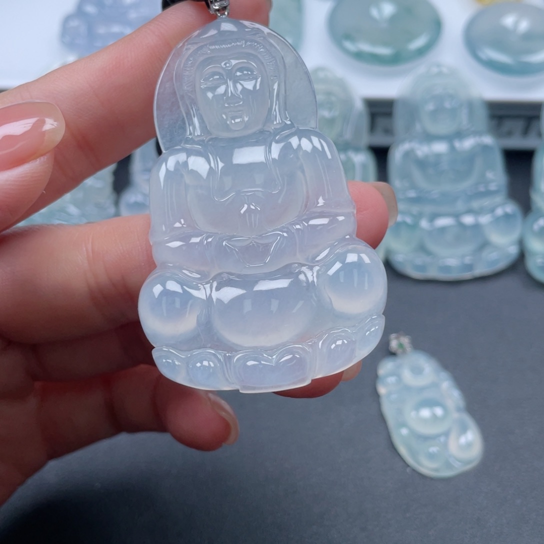 翡翠颈饰未镶嵌观音