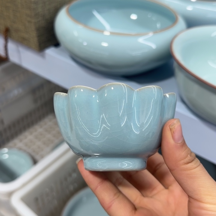 微瑕天青莲花主人杯2只