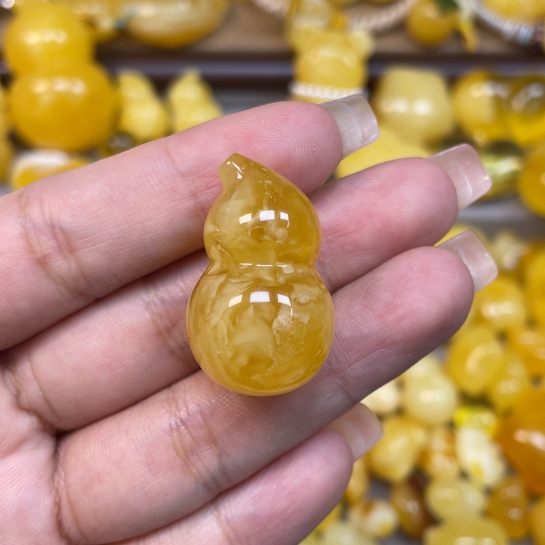 琥珀未镶嵌珠宝奇石