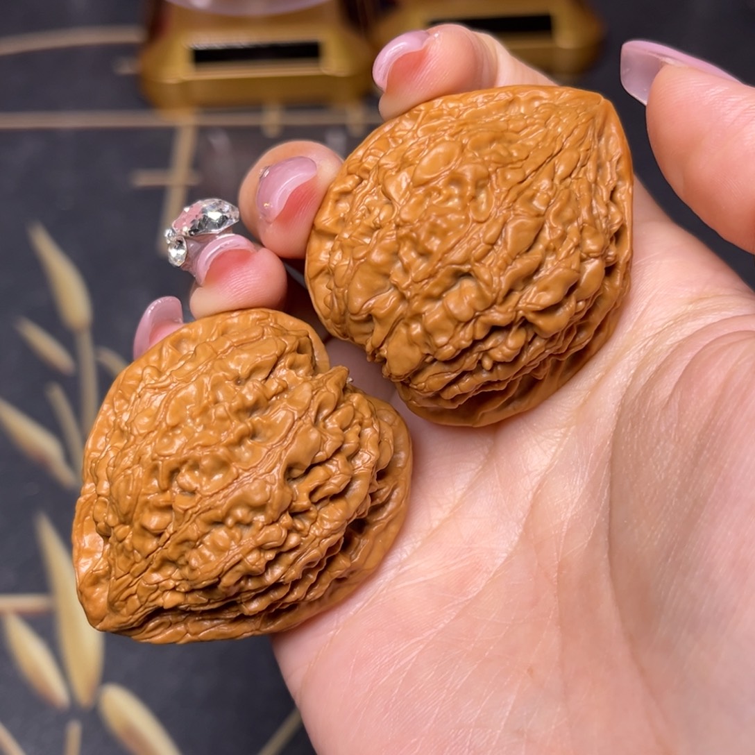 文玩核桃吊坠坐佛41.5