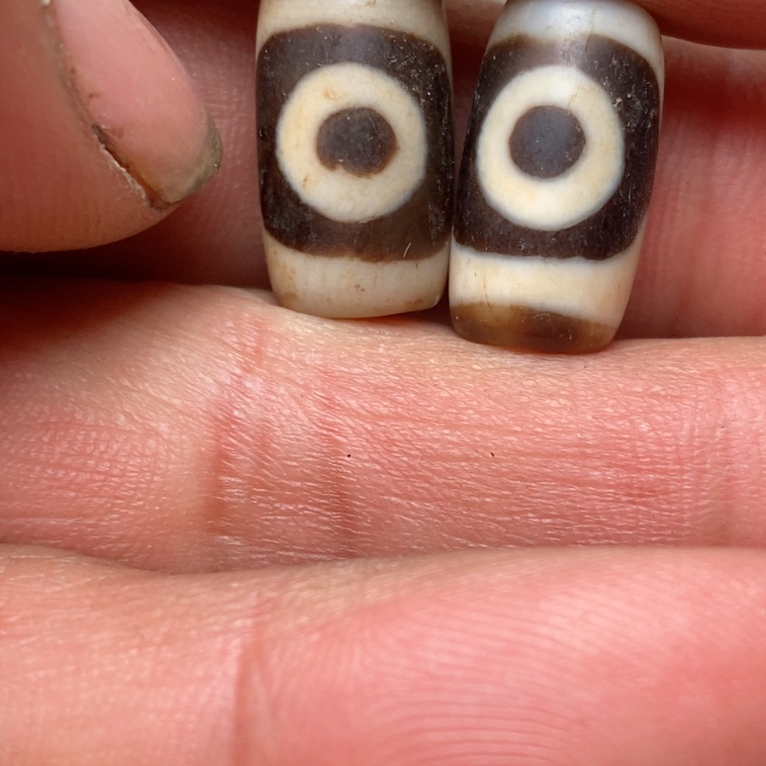 DIY琉璃珠子的颜色是蓝色和