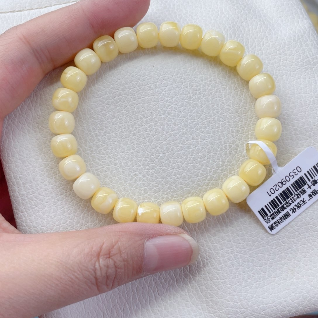 蜜蜡裸石未镶嵌蜜蜡002