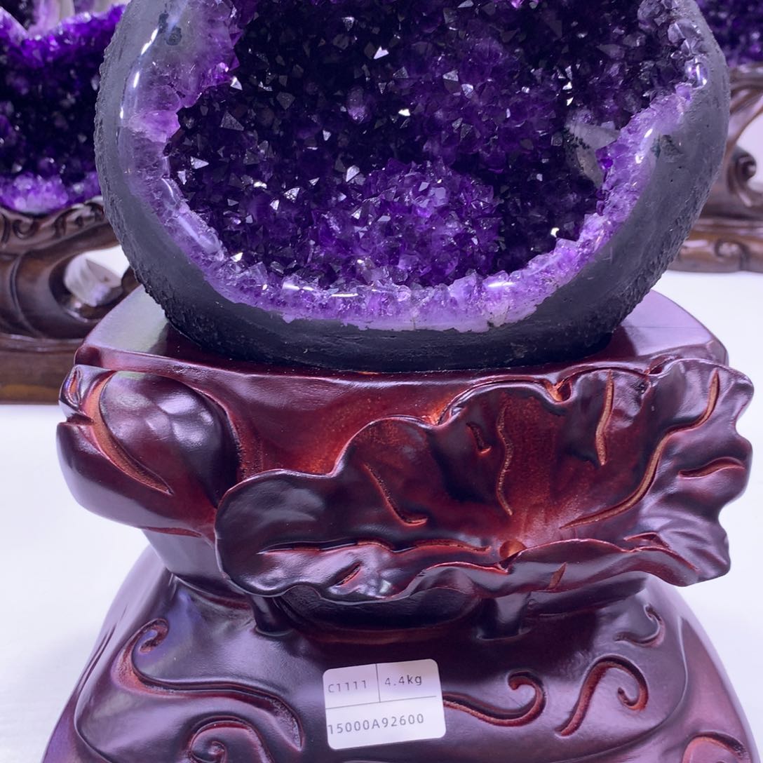 织绣乌拉圭紫水晶摆件