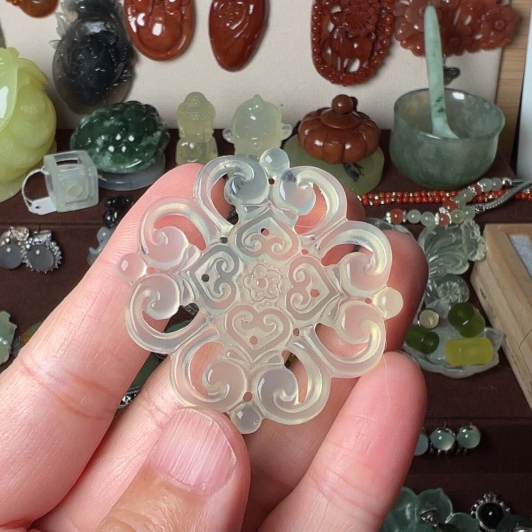 蛇纹石玉吊坠(赠链)未镶嵌