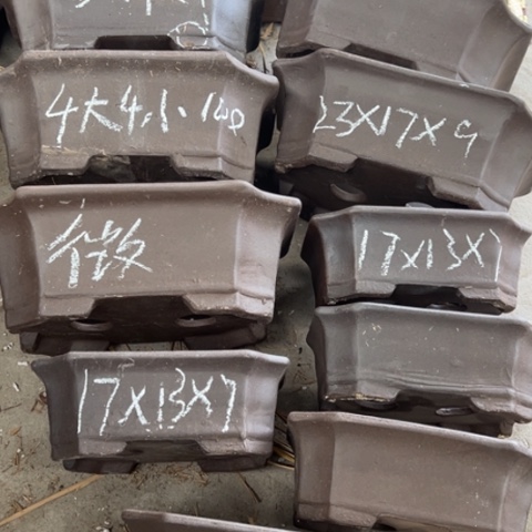 紫砂花盆100-10。  微瑕