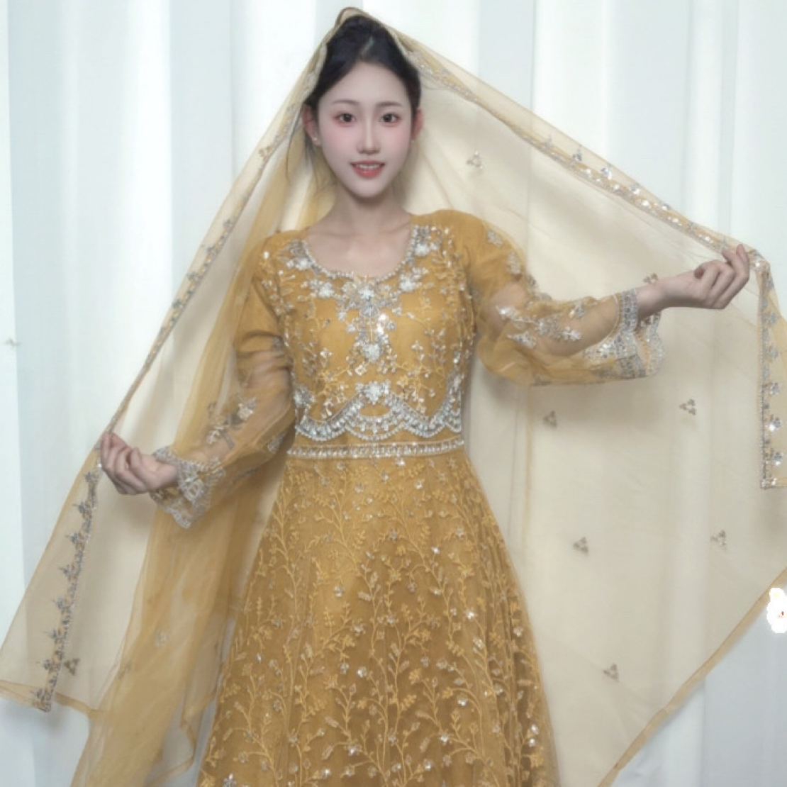 巴服2025新款连衣裙高级感轻奢小众高端优雅年轻气质