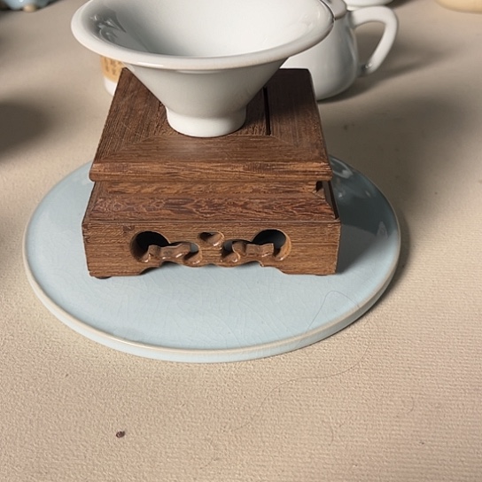 ᵀ***ᵏ青焱汝瓷月白斗立杯有瑕福利