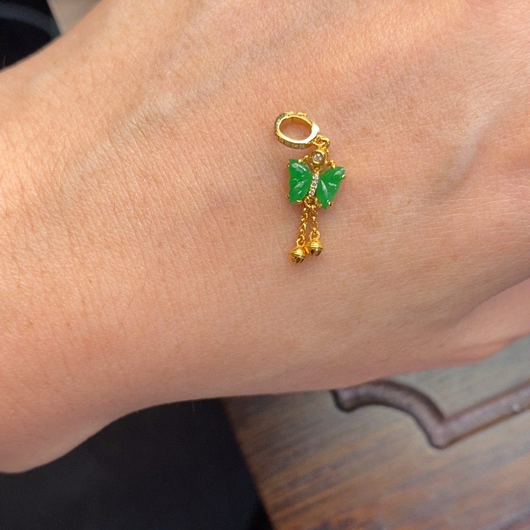 M***道翡翠18K金镶嵌颈饰翡翠