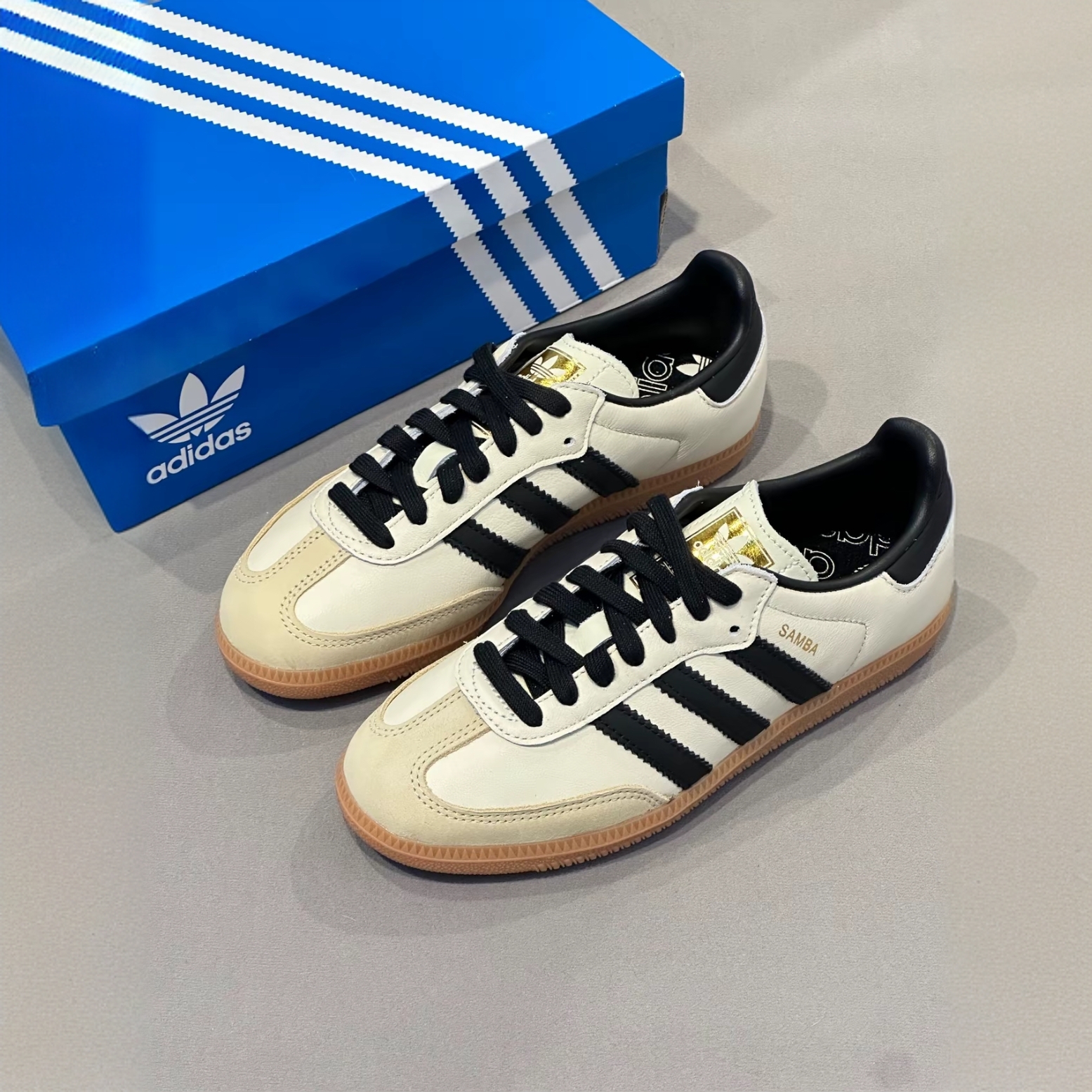 【滔搏爆款】阿迪达斯/adidas三叶草女子防滑耐磨低帮休闲鞋ID0478