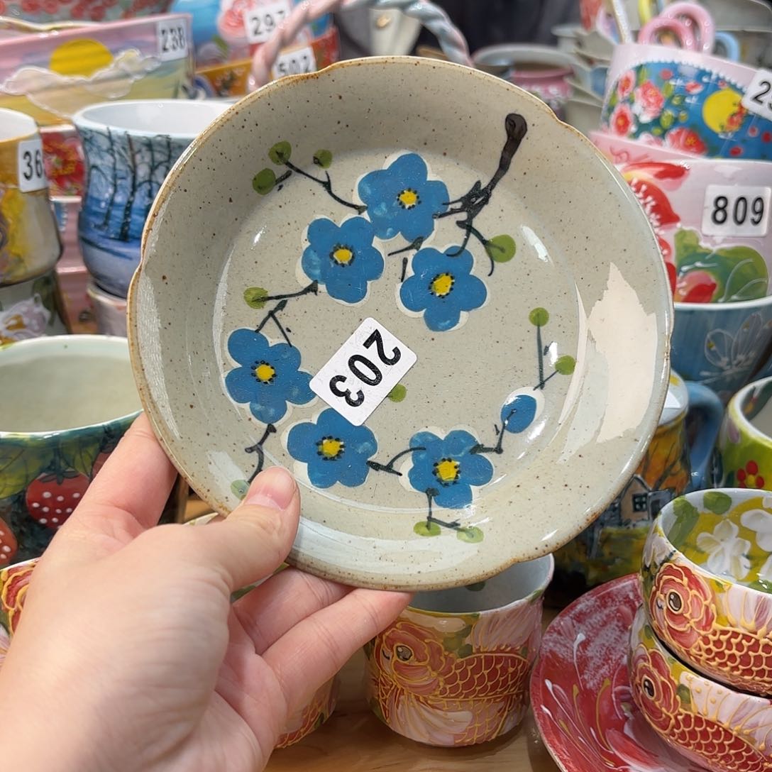 瓷片兔兔盖茨。兔兔好