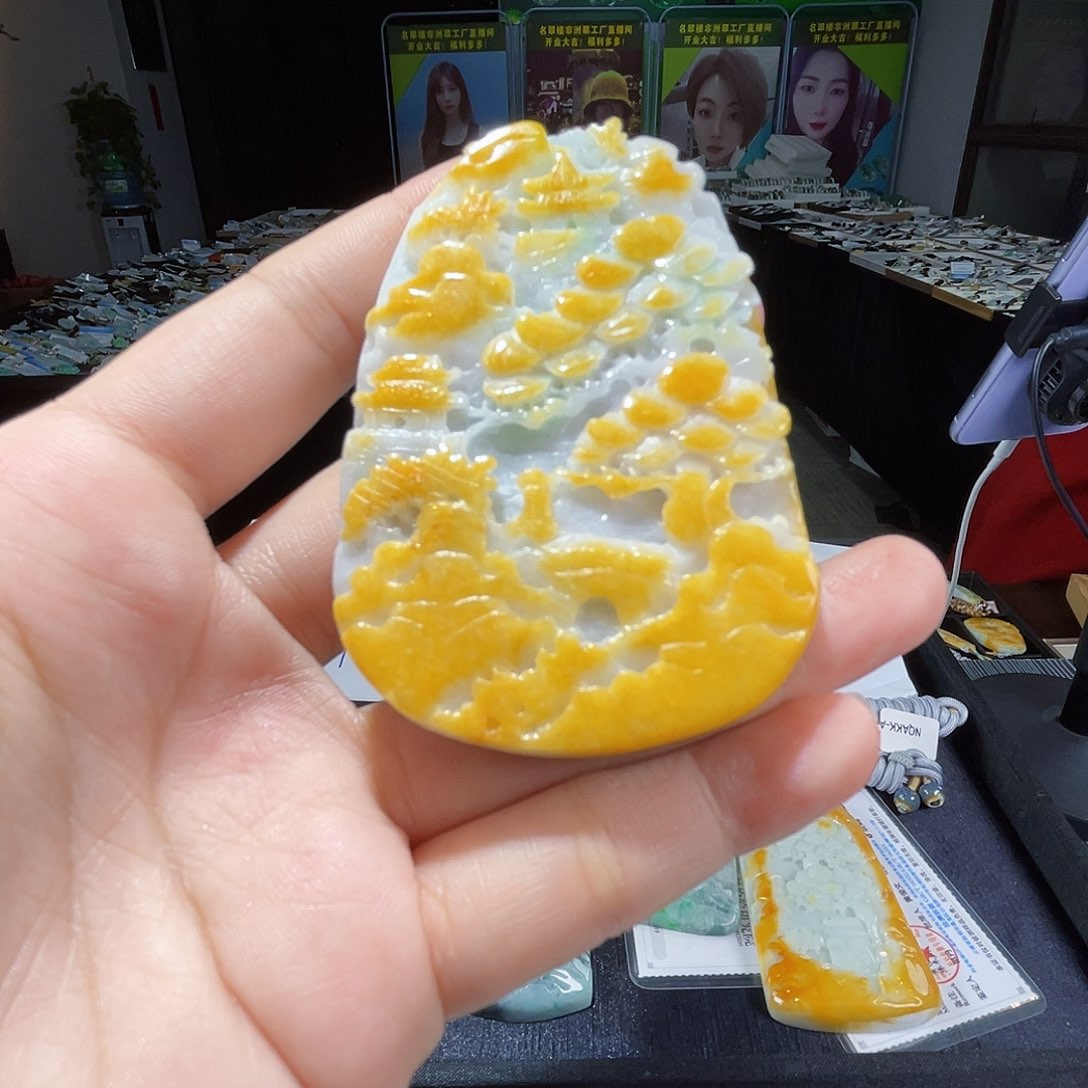 颈饰未镶嵌翡翠一