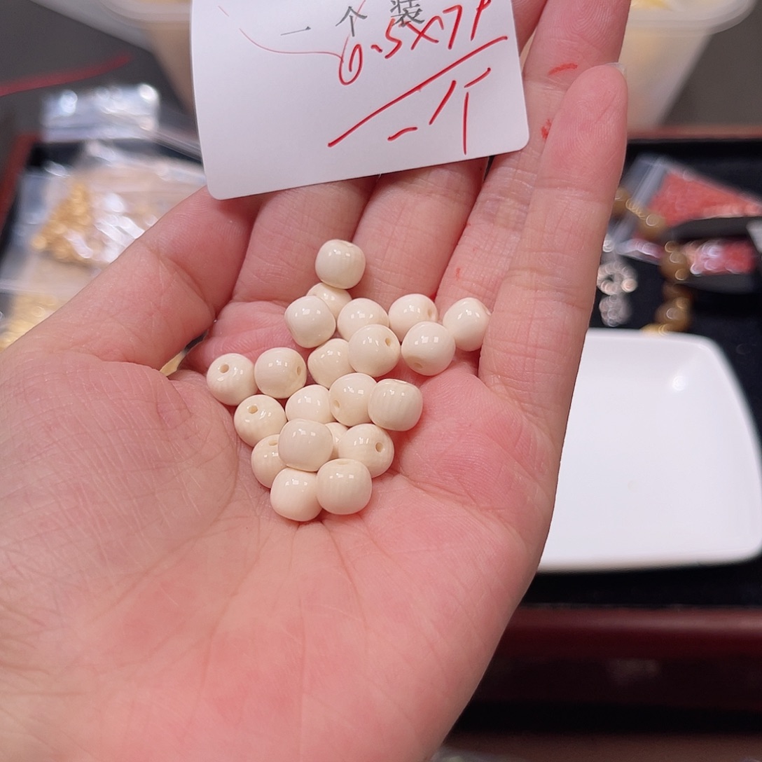 水晶珠宝半成品未镶嵌226 。        