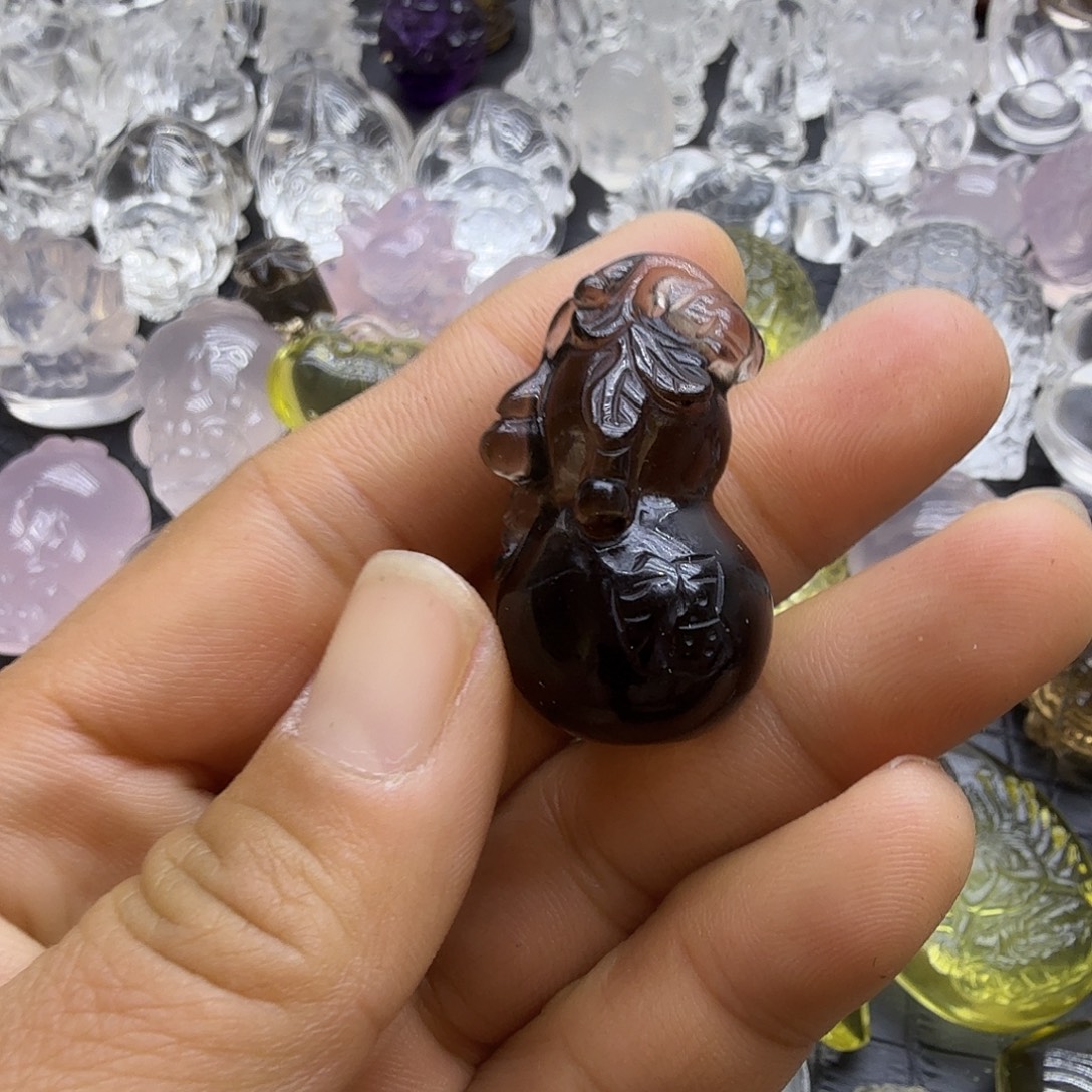 未镶嵌水晶颈饰吊坠