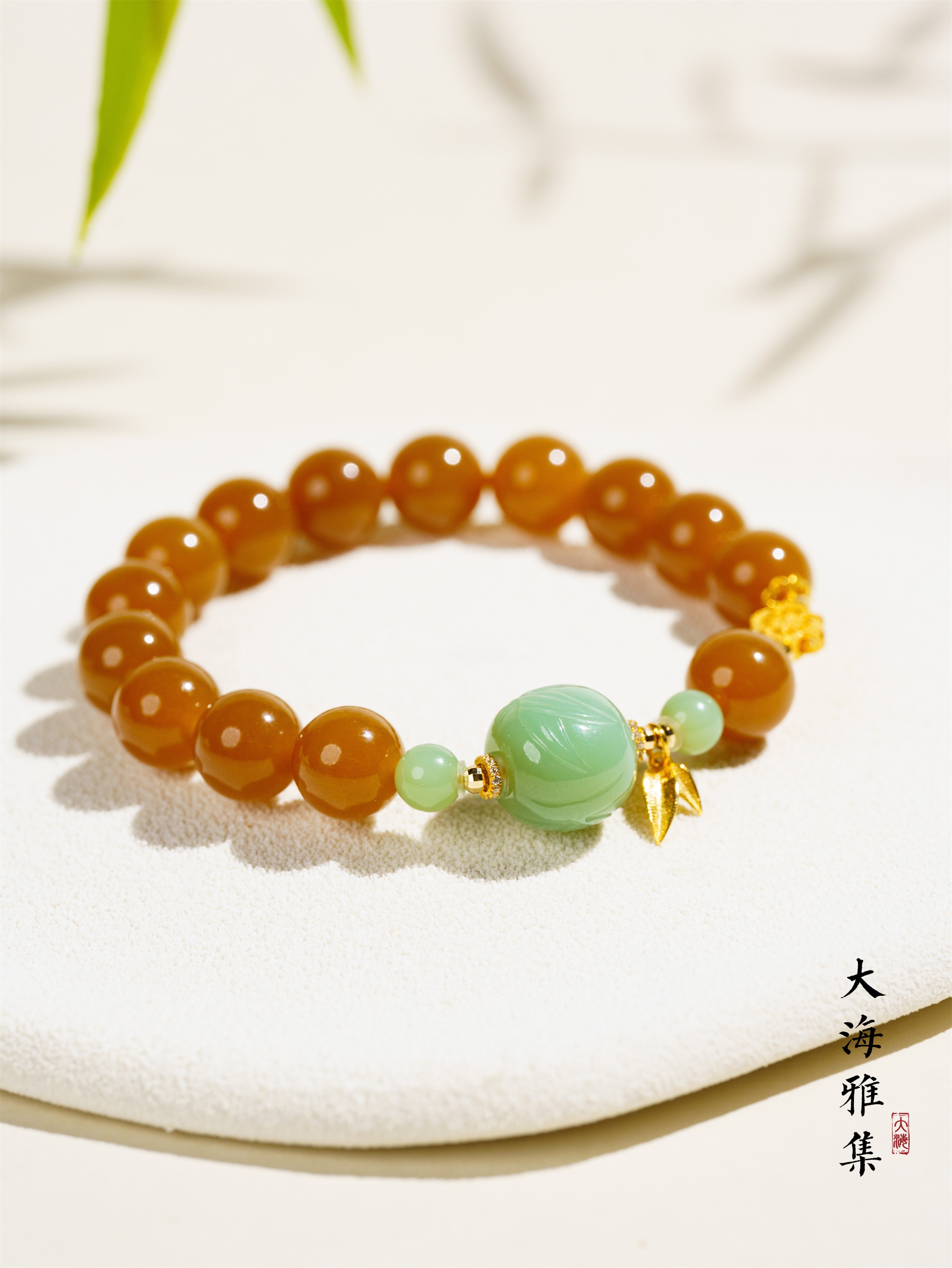 【秋落语】18K和田玉红糖粉青雕花珠手串  D3692