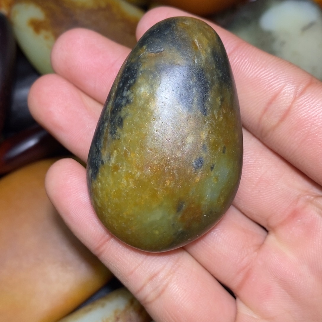 和田玉未镶嵌珠宝奇石