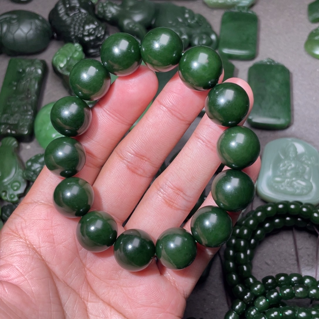 M***i和田玉（碧玉）未镶嵌颈饰