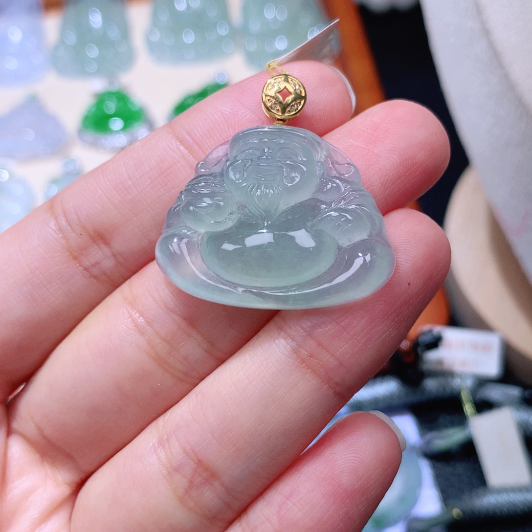 颈饰18K金镶嵌翡翠财神爷