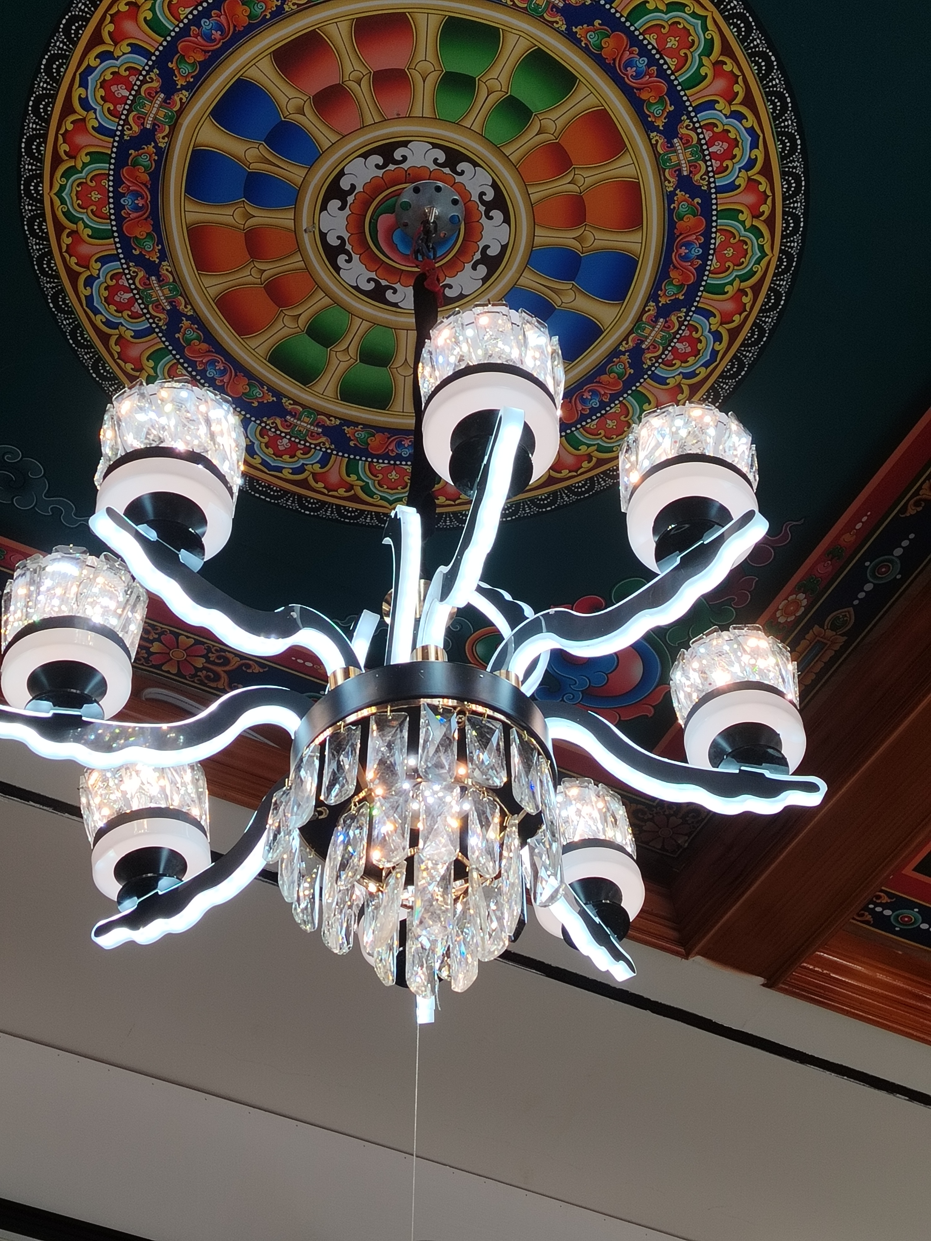 畅销款8头水晶吊灯A02-8