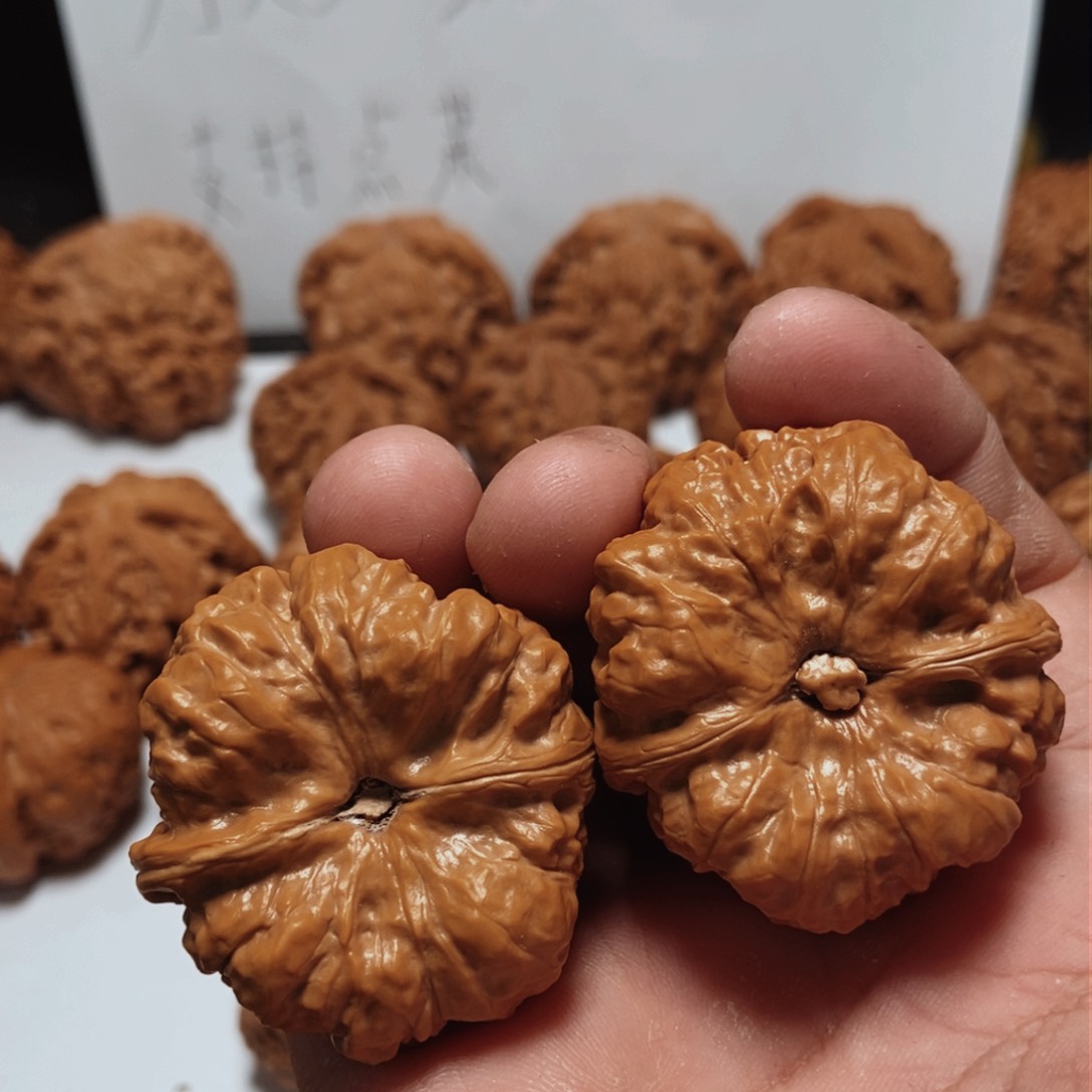 文玩核桃吊坠巧****）娃娃