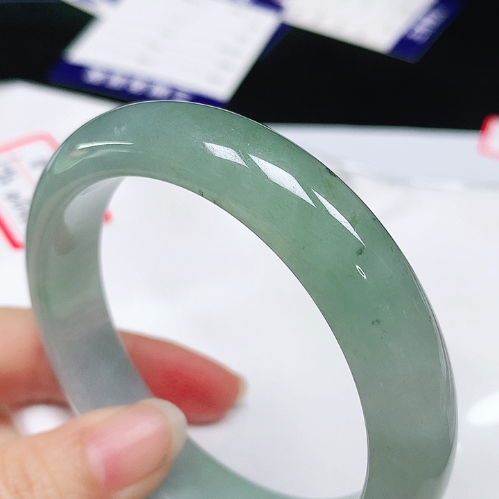 翡翠手镯（圆镯）未镶嵌