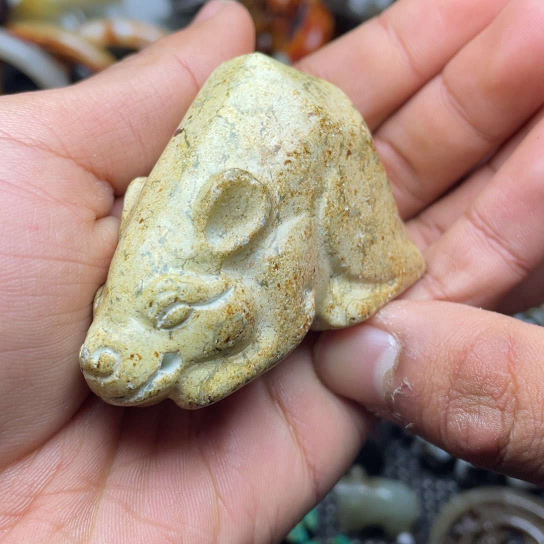 和田玉（糖玉）未镶嵌挂件