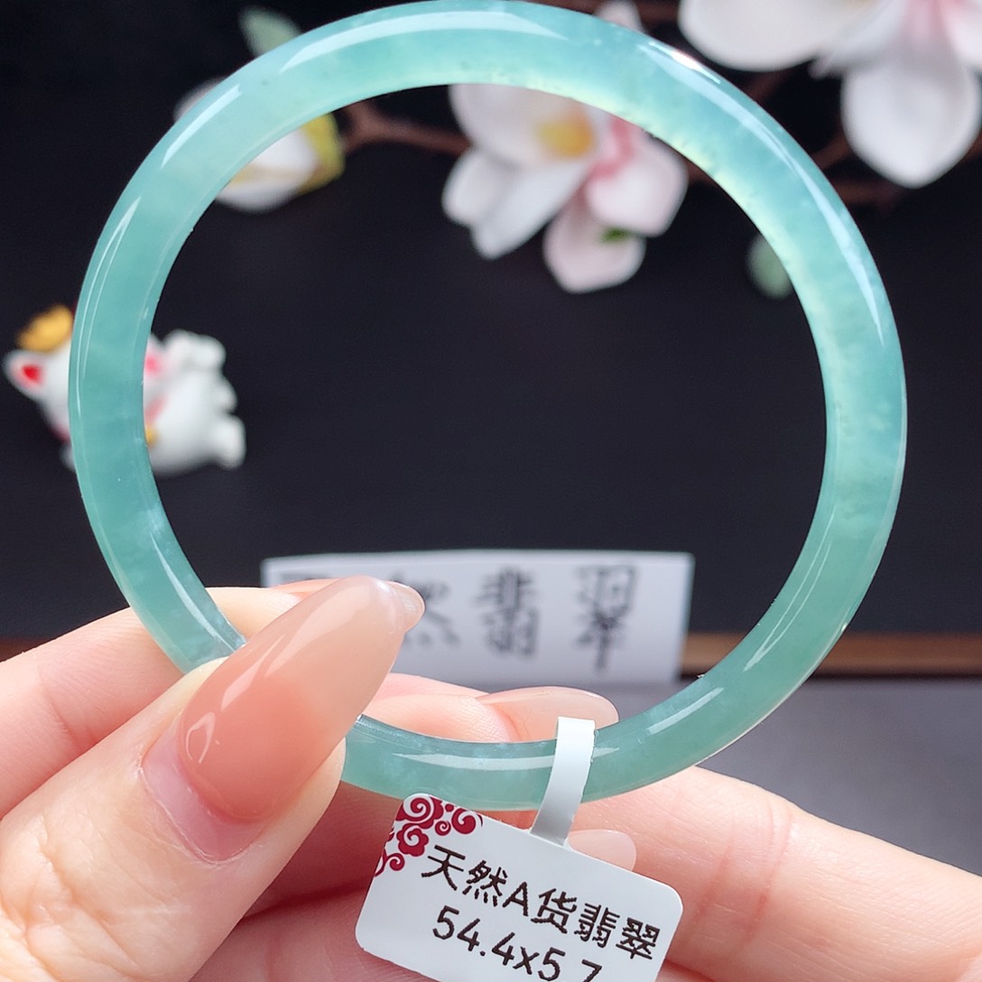 翡翠手镯（圆镯）未镶嵌