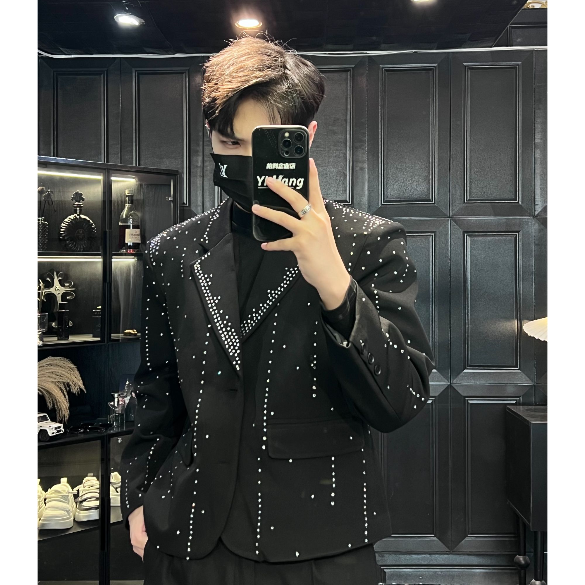 YIHANG 26新品【秋冬限定】高级感轻奢定制流水闪钻垫肩夹克男X7001