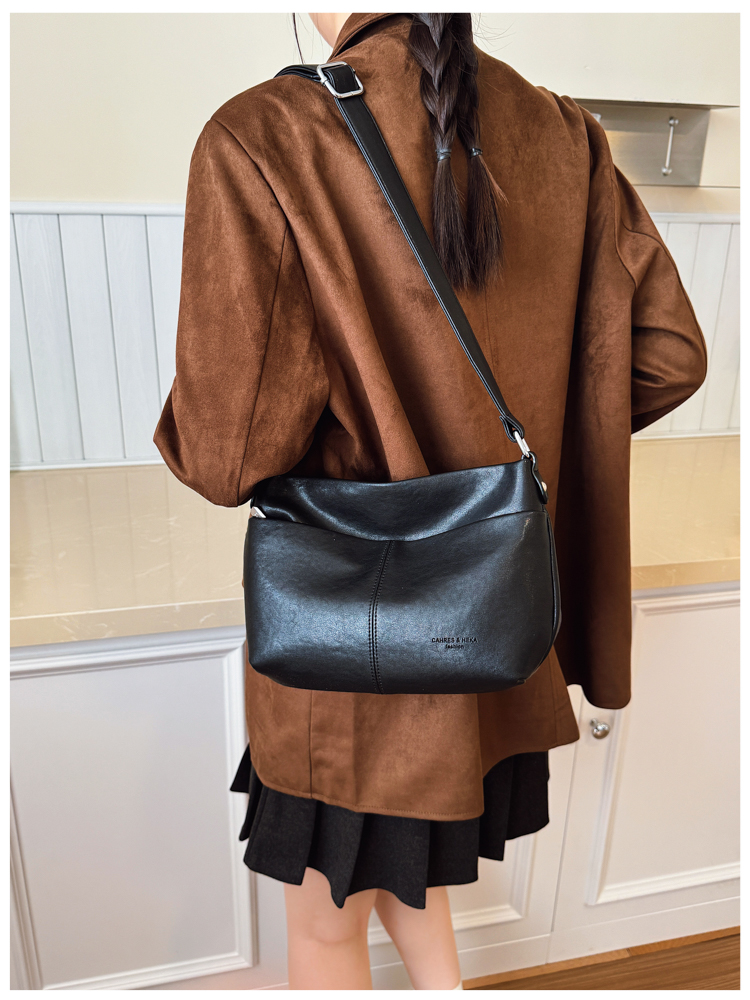 MUZI秋冬新款单肩包纯色女包包复古风斜挎包托特包肩包休闲简约包