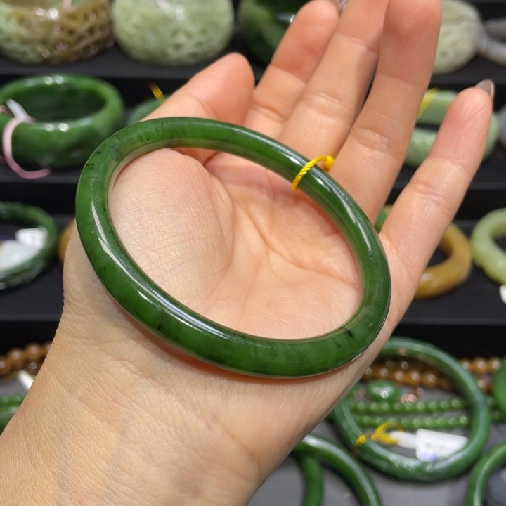 和田玉手镯60+圈口 编号68未镶嵌